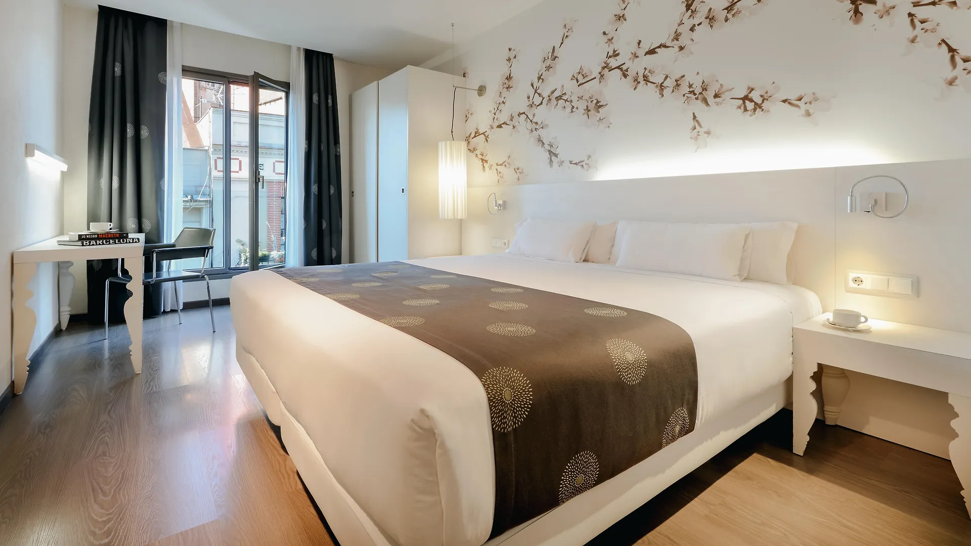 Hotel Catalonia La Boqueria Barcellona 4*,