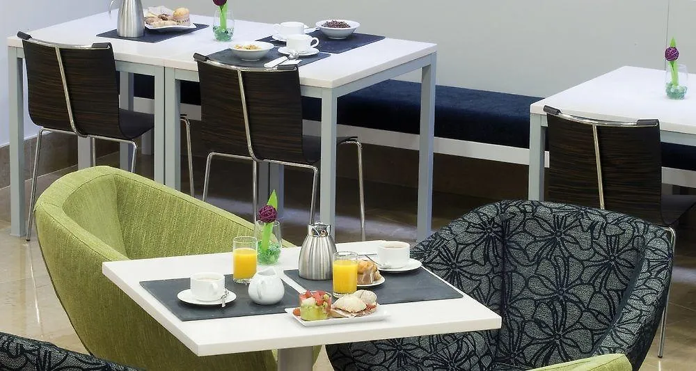 Hotel Hesperia Barcelona Ramblas 4*,