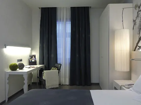 ****  Hotel Hesperia Barcelona Ramblas España